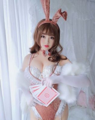 啊～嗯去教室里做h被发现